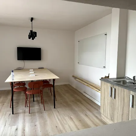 Vila Retreat Villa, Full Amenities, Up To 40ppl *