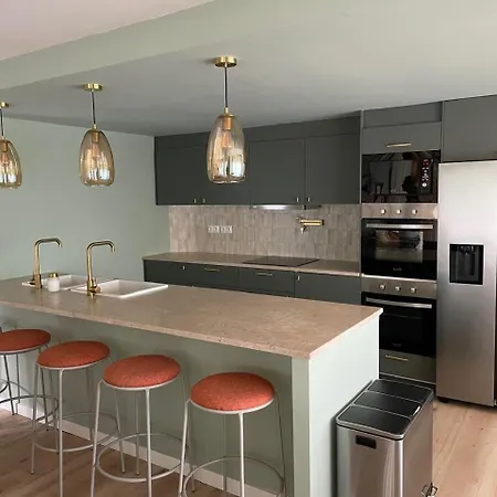 Retreat Villa, Full Amenities, Up To 40ppl Lisbon