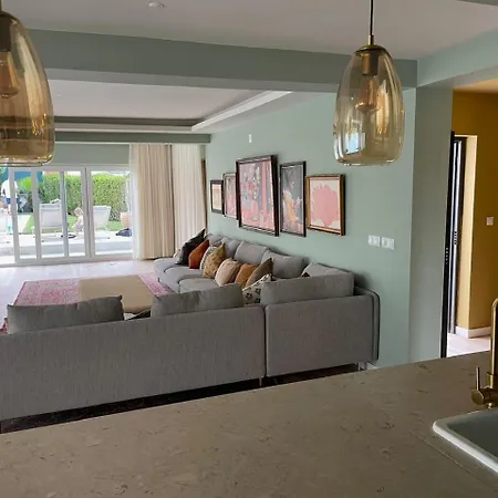 Retreat Villa, Full Amenities, Up To 40ppl Villa Lisbon