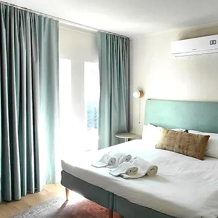 Retreat Villa, Hot Tub, Bbq, Max 38 Ppl 빌라 리스본