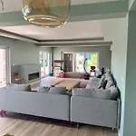 Retreat Villa, Full Amenities, Up To 40ppl