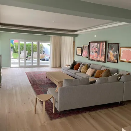 Villa Retreat Villa, Full Amenities