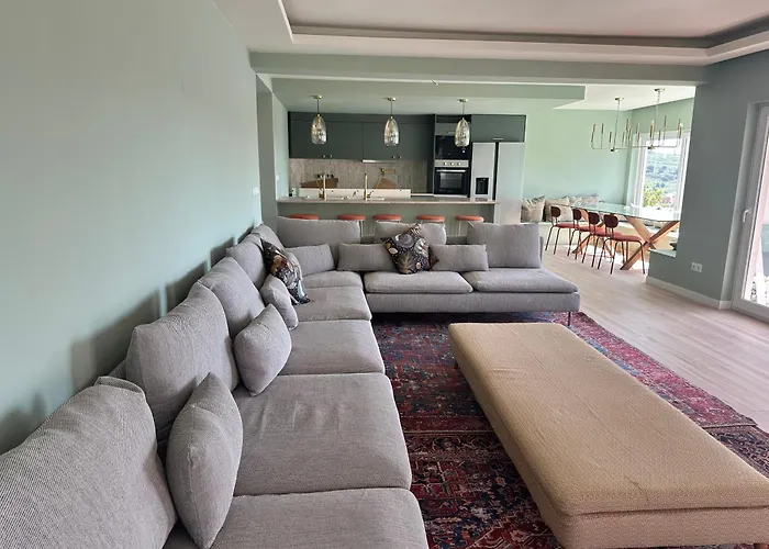 Villa Retreat Villa, Full Amenities, Up To 40ppl *