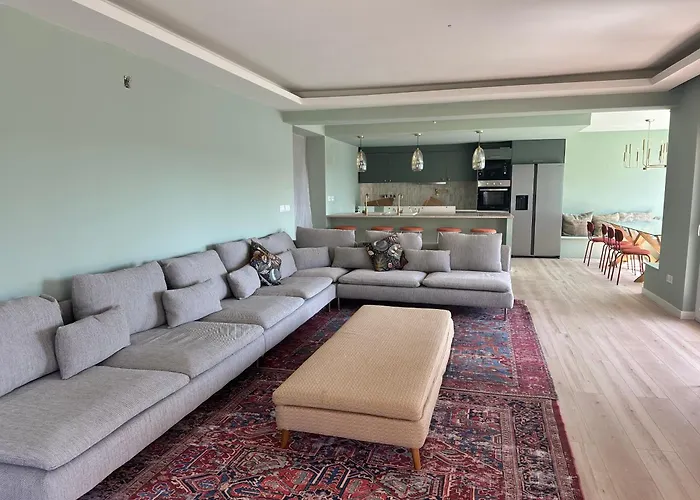 Villa Retreat Villa, Full Amenities, Up To 40ppl