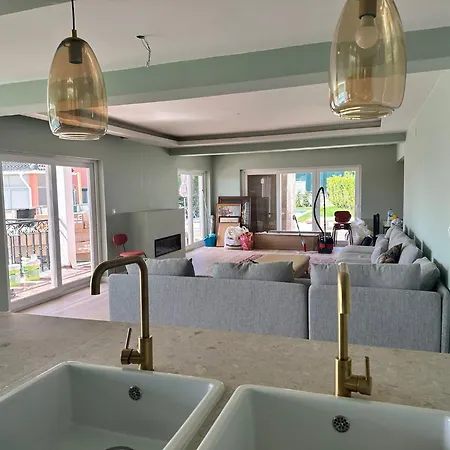 Oeiras Villa, Pool And Jacuzzi Lissabon